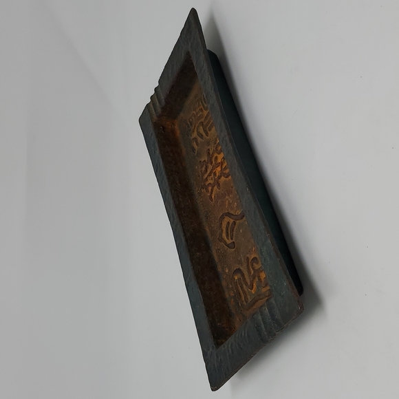 Vintage Large Cast Iron Ashtray Heavy 4-Lbs. - Picture 2 of 9